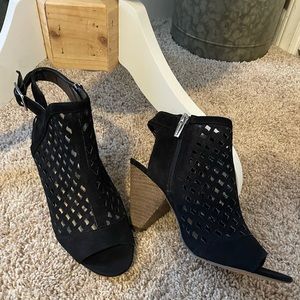 Vince Camuto booties/shoeties